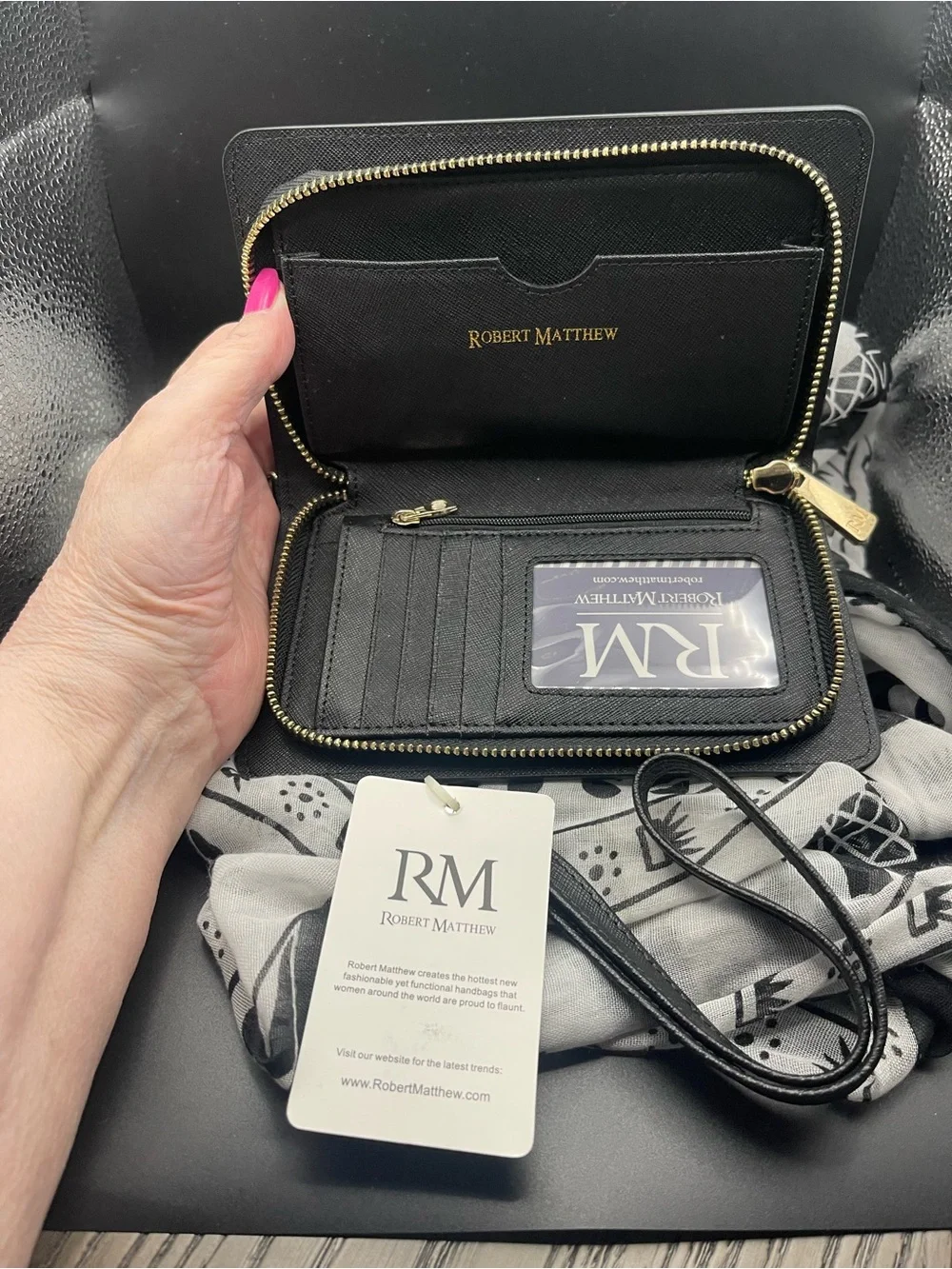 NWT Robert Matthew Aria Saffiano Leather Wristlet Black Wallet 7”L x4”W 24K GP